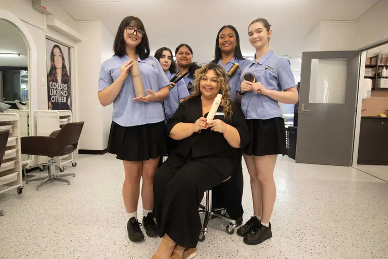 An inside look into Kingston State College’s new salon