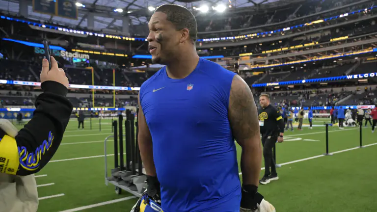 Rams' Alaric Jackson punches Bills' Bradley Chubb on the field after 'MNF' game