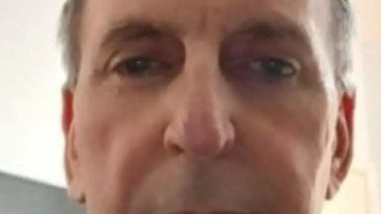 资深电台主持人尤恩·狄克逊（Ewan Dixon）在罕见的骑马事故后不治身亡