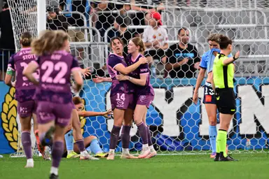 A-League Women: Mariners continue goalscoring frenzy, Vine returns to haunt Sydney