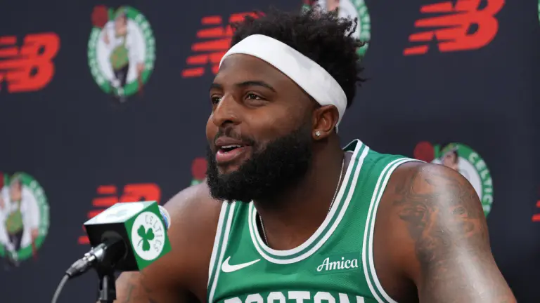 Mitchell Robinson gives hilarious reason for not watching Knicks' banner-raising ceremony