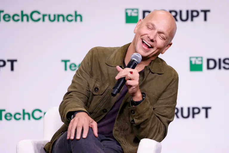 托尼·法德尔 (Tony Fadell) 解释了第一批人工智能设备失败的原因以及未来发展方向